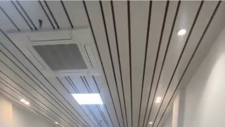 CHO THUÊ MẶT BẰNG KD NGÕ Ô TÔ TRÁNH TRƯƠNG ĐỊNH, 100M2, 6.5 TẦNG, GIÁ 55 TRIỆU, 2 THANG MÁY CHẠY VÙ VÙ, KD ĐINHr